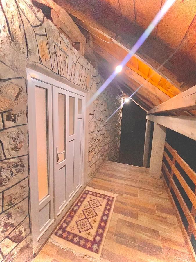 Bed and Breakfast The Blue Eye Vusanje Екстер'єр фото