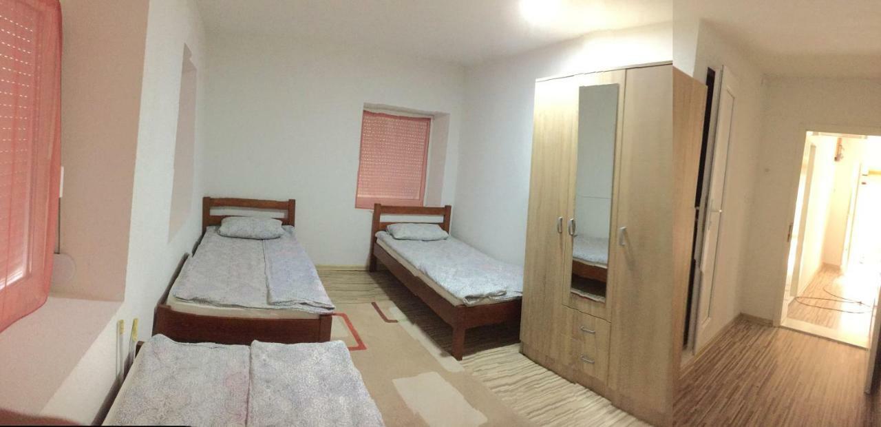 Bed and Breakfast The Blue Eye Vusanje Екстер'єр фото